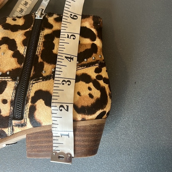 Gianni Bini Brycin Leopard Calf Hair Studded Western Booties 6.5M - Picture 10 of 11